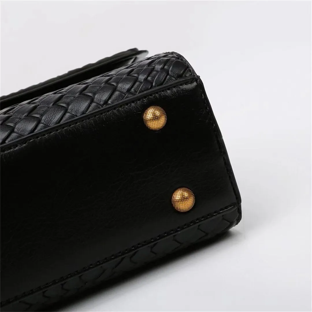 ExoticCharm Alligator-Style Handbag