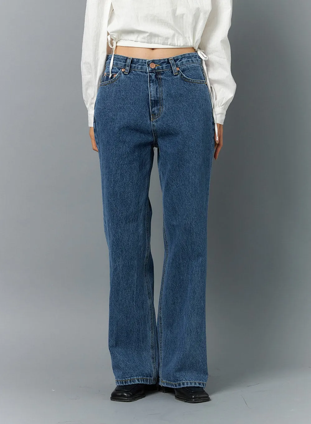 Straight Leg Jeans ON324