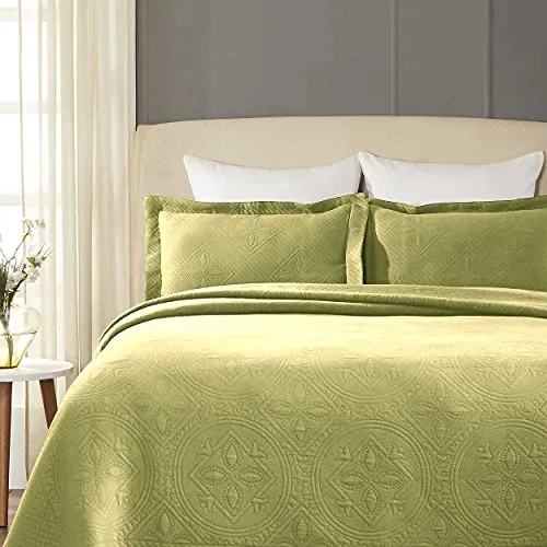 SUPERIOR Celtic Circles Bedspread with Matching Pillow Shams, King, Sweet Pea, 3-Pieces