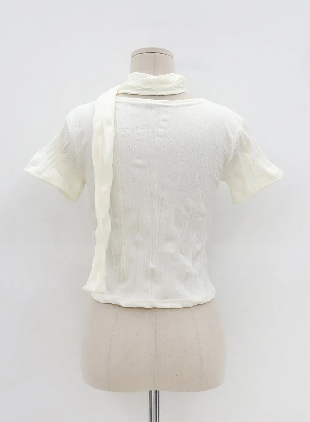 U-Neck Wrinkle Blouse with Scarf OG05