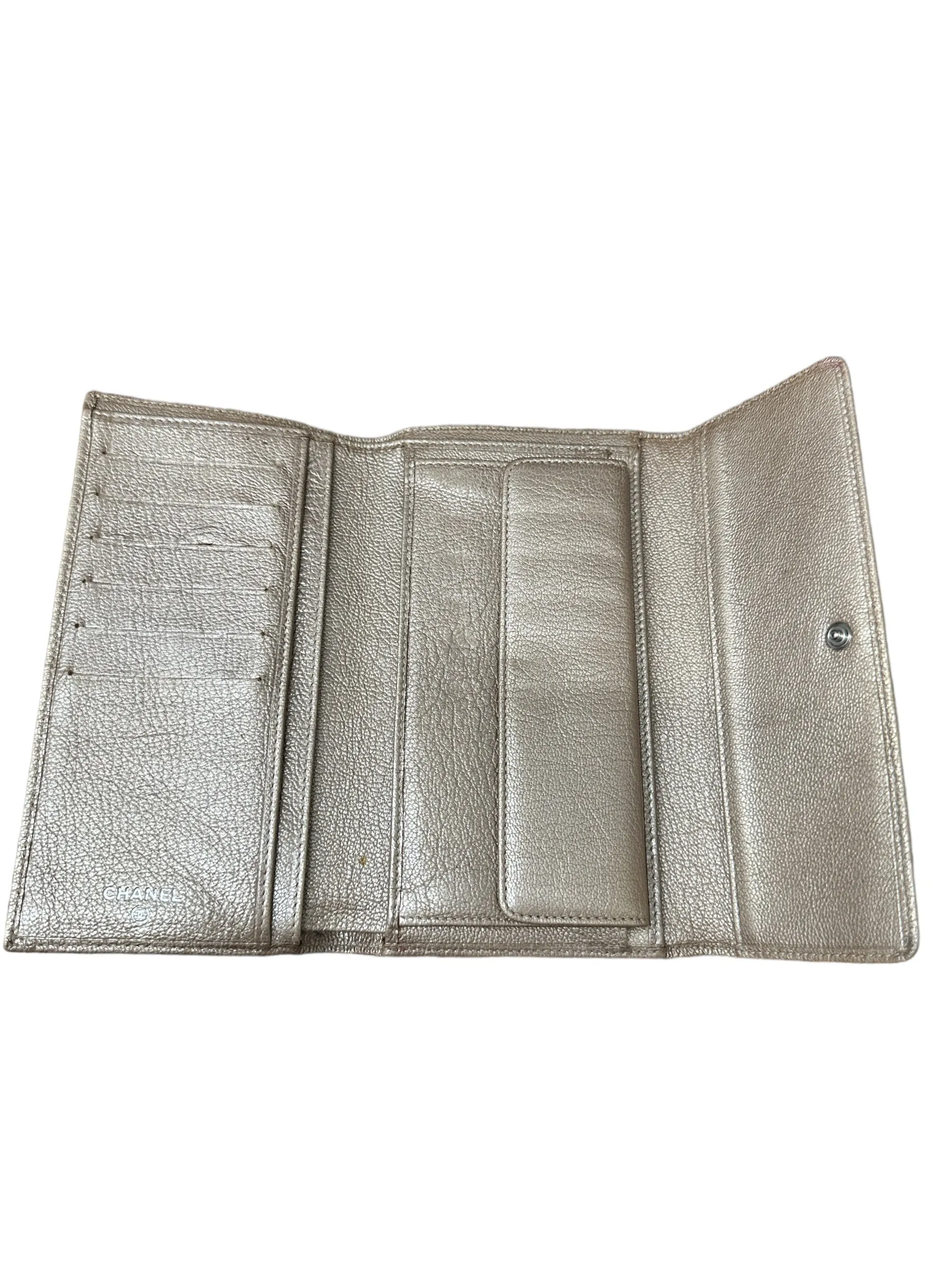 Wallet Luxury Designer By Chanel  Size: Medium